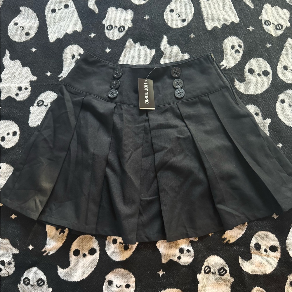 HOT TOPIC Black Pleated Sailor Mini Skirt